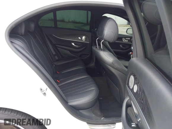 2019 Mercedes-Benz E 300 z VIN WDDZF4JB9KA611936, wystawiony jako IAAI lot #42101144 z przebiegiem 82 805 mil mil oraz . Historia ofert i sprzedaży dostępna na DreamBid. Obrazek 8.