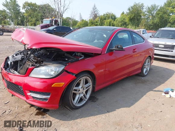 2013 Mercedes-Benz C 250 z VIN WDDGJ4HBXDG075123, wystawiony jako IAAI lot #40342097 z przebiegiem 129 156 mil mil oraz . Historia ofert i sprzedaży dostępna na DreamBid. Obrazek 19.