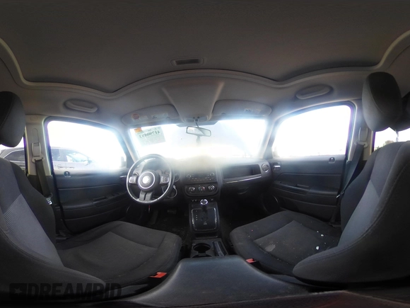 2016 Jeep Patriot High Altitude z VIN 1C4NJPFA5GD543228, wystawiony jako IAAI lot #41790893 z przebiegiem 109 949 mil mil oraz . Historia ofert i sprzedaży dostępna na DreamBid. Obrazek 19.