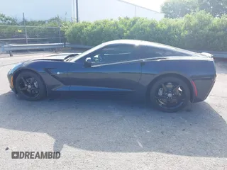 2015 Chevrolet Corvette 1LT z VIN 1G1YB2D74F5103152, wystawiony jako IAAI lot #42206302 z przebiegiem 50 260 mil mil oraz . Historia ofert i sprzedaży dostępna na DreamBid. Obrazek 14.