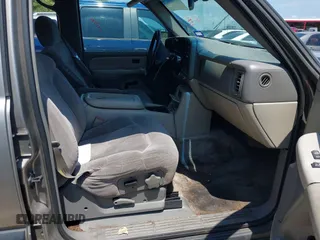 2001 Chevrolet Suburban LS z VIN 3GNEC16T11G222345, wystawiony jako IAAI lot #42289535 z przebiegiem Nie podano mil oraz . Historia ofert i sprzedaży dostępna na DreamBid. Obrazek 5.