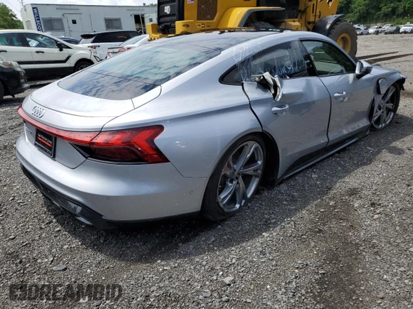 2024 Audi e-tron GT Prestige z VIN WAUDJBFW7R7001203, wystawiony jako Copart lot #63804904 z przebiegiem 48 mil mil oraz Szkody całkowita. Historia ofert i sprzedaży dostępna na DreamBid. Obrazek 3.