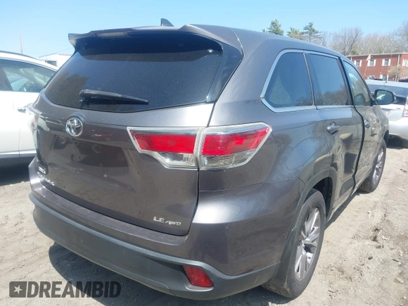 2015 Toyota Highlander LE z VIN 5TDBKRFH5FS178691, wystawiony jako IAAI lot #42058496 z przebiegiem 103 411 mil mil oraz . Historia ofert i sprzedaży dostępna na DreamBid. Obrazek 4.