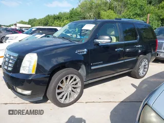 2008 Cadillac Escalade z VIN 1GYFK63818R272860, wystawiony jako IAAI lot #42250157 z przebiegiem 211 457 mil mil oraz . Historia ofert i sprzedaży dostępna na DreamBid. Obrazek 2.
