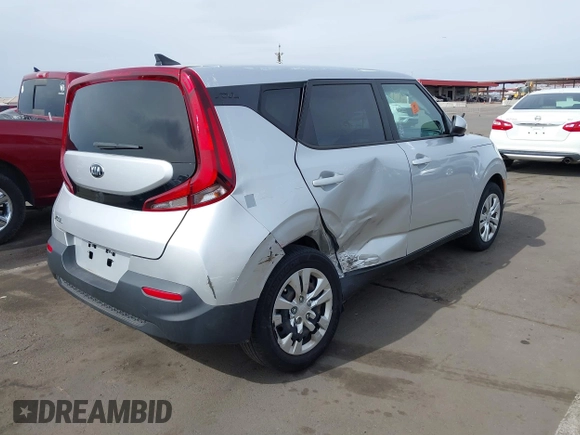 2021 Kia Soul LX with VIN KNDJ23AU4M7781443, listed as a IAAI auction lot 41579645 with 18,009 mi miles. Bid and sale history available at carsss.com. Image 4.
