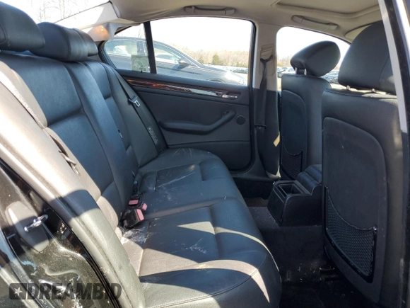 2005 BMW 3 Series 325i with VIN WBAEV33485KL64053, listed as a Copart auction lot 50495465 with 142,266 mi miles and Salvage Title. Bid and sale history available at carsss.com. Image 10.