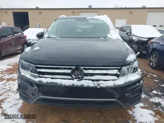 2021 Volkswagen Tiguan SE with VIN 3VV2B7AX6MM102379, listed as a IAAI auction lot 41613929 with 42,483 mi miles. Bid and sale history available at carsss.com. Image 12.
