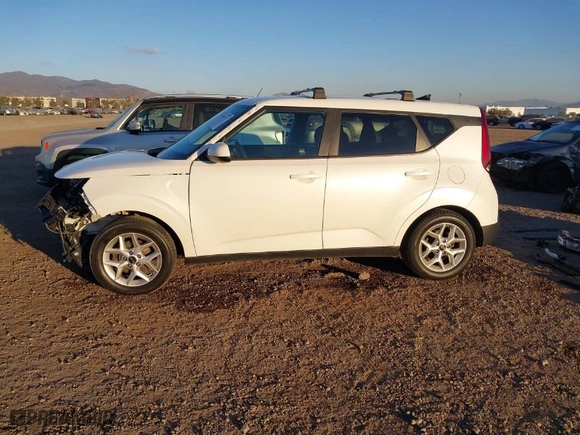 2020 Kia Soul S with VIN KNDJ23AU8L7714939, listed as a IAAI auction lot 41360317 with 109,231 mi miles. Bid and sale history available at carsss.com. Image 15.