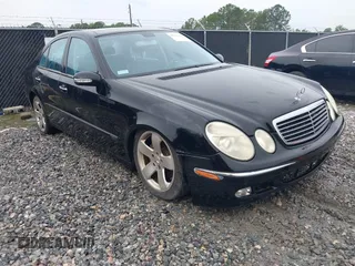 2003 Mercedes-Benz E 500 z VIN WDBUF70J73A125902, wystawiony jako IAAI lot #42154438 z przebiegiem 195 566 mil mil oraz . Historia ofert i sprzedaży dostępna na DreamBid. Obrazek 1.