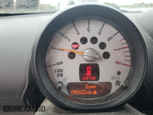 2014 MINI Paceman z VIN WMWSS1C58EWN46661, wystawiony jako Copart lot #72688514 z przebiegiem 95 432 mil mil oraz Szkoda całkowita • Salvage title. Historia ofert i sprzedaży dostępna na DreamBid. Obrazek 9.