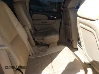 2008 Chevrolet Tahoe LTZ z VIN 1GNFK13028R196298, wystawiony jako IAAI lot #41634511 z przebiegiem 213 253 mil mil oraz . Historia ofert i sprzedaży dostępna na DreamBid. Obrazek 8.