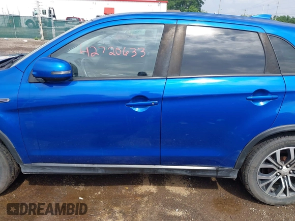 2018 Mitsubishi Outlander SE with VIN JA4AR3AW6JU000961, listed as a IAAI auction lot 42720633 with 124,554 mi miles and . Bid and sale history available at DreamBid. Image 15.