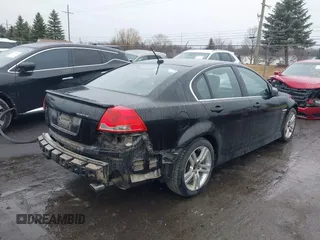 2009 Pontiac G8 with VIN 6G2ER57729L193993, listed as a IAAI auction lot 41717045 with 177,013 mi miles. Bid and sale history available at carsss.com. Image 4.