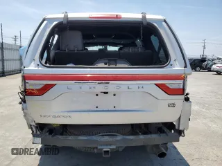 2017 Lincoln Navigator Select z VIN 5LMJJ2JT8HEL05565, wystawiony jako Copart lot #59997085 z przebiegiem 101 357 mil mil oraz Szkoda całkowita • Salvage title. Historia ofert i sprzedaży dostępna na DreamBid. Obrazek 6.