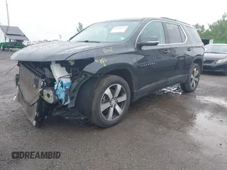 2021 Chevrolet Traverse LT z VIN 1GNEVHKW2MJ195002, wystawiony jako IAAI lot #42314214 z przebiegiem 50 877 mil mil oraz . Historia ofert i sprzedaży dostępna na DreamBid. Obrazek 18.
