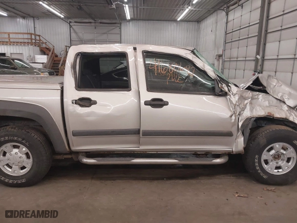 2006 Chevrolet Colorado LT w/2LT with VIN 1GCDT136068165572, listed as a IAAI auction lot 41680687 with 136,882 mi miles. Bid and sale history available at carsss.com. Image 14.