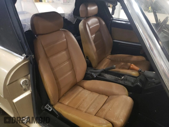 1986 Alfa Romeo Spider Veloce z VIN ZARBA541XG1037976, wystawiony jako Copart lot #50330035 z przebiegiem 47 885 mil mil oraz Szkoda całkowita • Salvage title. Historia ofert i sprzedaży dostępna na DreamBid. Obrazek 10.