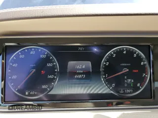 2015 Mercedes-Benz S 550 with VIN WDDUG8CB0FA175088, listed as a Copart auction lot 53629325 with 44,873 mi miles and Salvage Title. Bid and sale history available at carsss.com. Image 9.