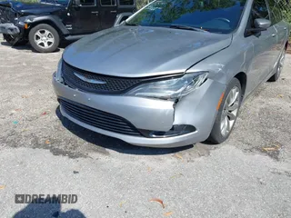 2016 Chrysler 200 S z VIN 1C3CCCBG2GN134512, wystawiony jako IAAI lot #41882817 z przebiegiem 90 124 mil mil oraz . Historia ofert i sprzedaży dostępna na DreamBid. Obrazek 6.