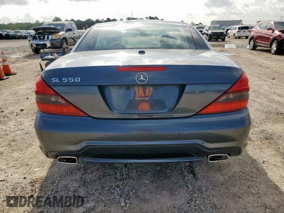 2011 Mercedes-Benz SL 550 z VIN WDBSK7BA8BF164435, wystawiony jako Copart lot #61465885 z przebiegiem 67 462 mil mil oraz Szkoda całkowita • Salvage title. Historia ofert i sprzedaży dostępna na DreamBid. Obrazek 6.