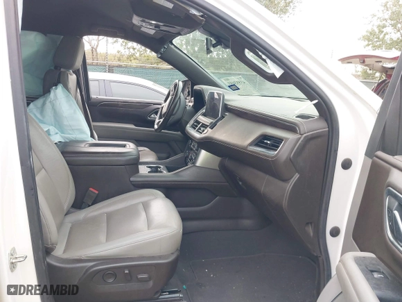2021 Chevrolet Tahoe Z71 with VIN 1GNSKPKD3MR443411, listed as a IAAI auction lot 41593693 with 118,880 mi miles. Bid and sale history available at carsss.com. Image 5.