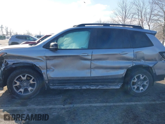 2022 Honda Passport TrailSport with VIN 5FNYF8H61NB000381, listed as a IAAI auction lot 41417954 with 32,753 mi miles and . Bid and sale history available at DreamBid. Image 18.