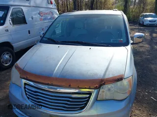 2013 Chrysler Town & Country Touring-L with VIN 2C4RC1CG2DR531435, listed as a IAAI auction lot 42107438 with 119,353 mi miles. Bid and sale history available at carsss.com. Image 6.