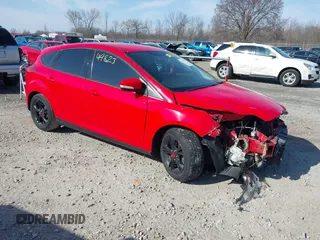 2013 Ford Focus SE with VIN 1FADP3K29DL158649, listed as a IAAI auction lot 42049823 with 172,662 mi miles. Bid and sale history available at carsss.com. Image 1.