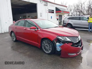 2014 Lincoln MKZ z VIN 3LN6L2J9XER806263, wystawiony jako IAAI lot #41794501 z przebiegiem 96 845 mil mil oraz . Historia ofert i sprzedaży dostępna na DreamBid. Obrazek 1.