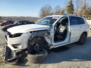 2018 Volvo XC90 Momentum with VIN YV4102XK8J1216159, listed as a Copart auction lot 87468144 with 63,860 mi miles and Salvage Title. Bid and sale history available at carsss.com. Image 1.