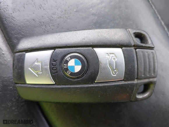 2009 BMW M3 with VIN WBSWD93539P361939, listed as a IAAI auction lot 41402024 with 203,647 mi miles. Bid and sale history available at carsss.com. Image 11.
