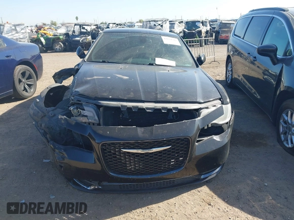 2019 Chrysler 300 S z VIN 2C3CCABG5KH562838, wystawiony jako IAAI lot #42134711 z przebiegiem 118 506 mil mil oraz . Historia ofert i sprzedaży dostępna na DreamBid. Obrazek 12.