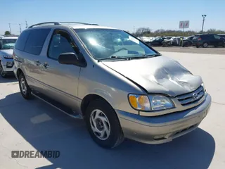 2001 Toyota Sienna LE with VIN 4T3ZF13C21U319690, listed as a IAAI auction lot 41729102 with 178,181 mi miles. Bid and sale history available at carsss.com. Image 1.