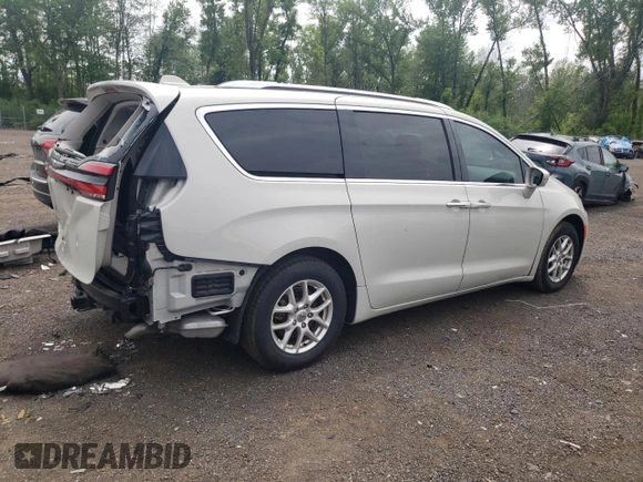 2021 Chrysler Pacifica Touring L with VIN 2C4RC1BGXMR559226, listed as a Copart auction lot 59515235 with 61,219 mi miles and Salvage title. Bid and sale history available at DreamBid. Image 3.