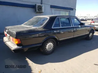 1989 Mercedes-Benz 560 with VIN WDBCA39E0KA446817, listed as a Copart auction lot 81615244 with 270,136 mi miles and Salvage Title. Bid and sale history available at DreamBid. Image 3.
