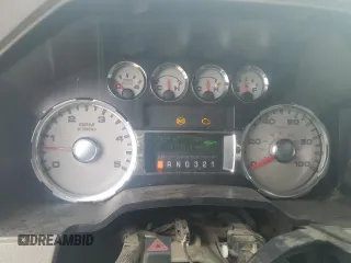 2010 Ford F-350 XL z VIN 1FTWW3DR5AEA60962, wystawiony jako Copart lot #77089534 z przebiegiem 167 148 mil mil oraz Czysty tytuł • Clean title. Historia ofert i sprzedaży dostępna na DreamBid. Obrazek 9.