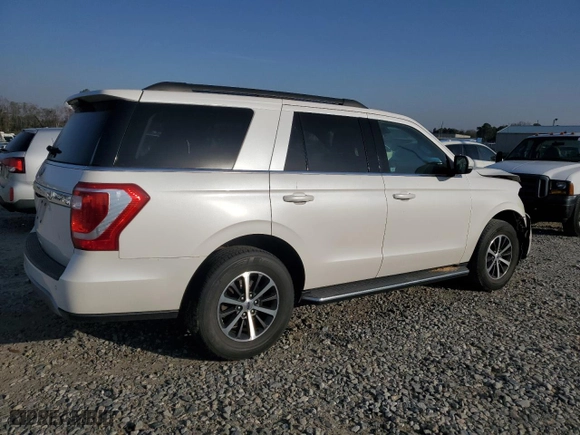 2018 Ford Expedition XLT with VIN 1FMJU1JT4JEA32215, listed as a Copart auction lot 45538765 with 110,191 mi miles and Salvage Title. Bid and sale history available at carsss.com. Image 3.