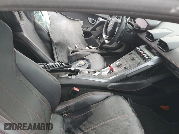 2019 Lamborghini Huracan z VIN ZHWUC2ZF3KLA11551, wystawiony jako Copart lot #45442774 z przebiegiem Nie podano mil oraz Nie do naprawy • Non repairable. Historia ofert i sprzedaży dostępna na DreamBid. Obrazek 10.