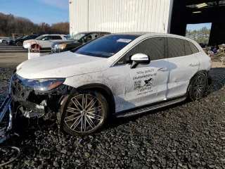 2023 Mercedes-Benz EQE 500 z VIN 4JGGM2CB0PA002097, wystawiony jako Copart lot #81299684 z przebiegiem 6398 mil mil oraz Szkody całkowita. Historia ofert i sprzedaży dostępna na DreamBid. Obrazek 1.