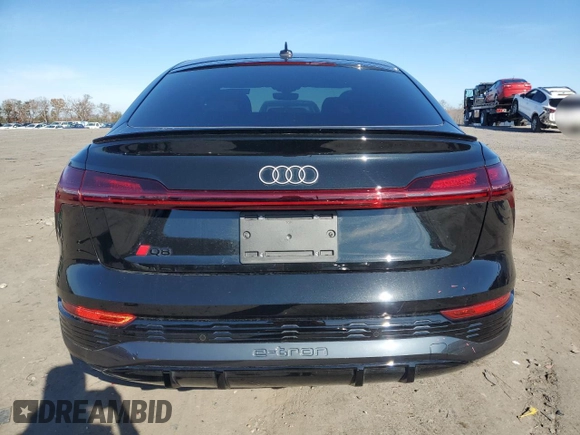 2024 Audi Q8 e-tron Sportback S line Premium Plus z VIN WA1CAAGE6RB031248, wystawiony jako Copart lot #82036714 z przebiegiem 7 671 mil mil oraz Szkoda całkowita • Salvage title. Historia ofert i sprzedaży dostępna na DreamBid. Obrazek 6.