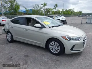 2018 Hyundai Elantra SE with VIN 5NPD74LF2JH295627, listed as a IAAI auction lot 41901934 with 114,008 mi miles. Bid and sale history available at carsss.com. Image 1.