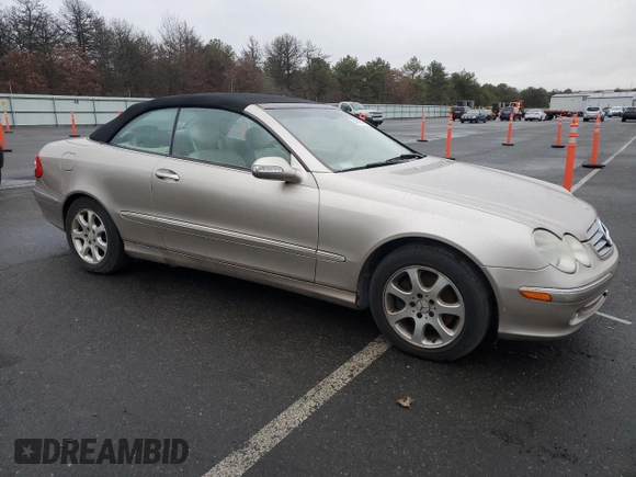 2004 Mercedes-Benz CLK 320 z VIN WDBTK65G24T009947, wystawiony jako Copart lot #85880954 z przebiegiem 64 922 mil mil oraz Tytuł czysty. Historia ofert i sprzedaży dostępna na DreamBid. Obrazek 4.