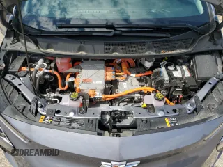 2023 Chevrolet Bolt EV 2LT z VIN 1G1FX6S03P4191947, wystawiony jako Copart lot #55965675 z przebiegiem 28 450 mil mil oraz Nie do naprawy. Historia ofert i sprzedaży dostępna na DreamBid. Obrazek 11.