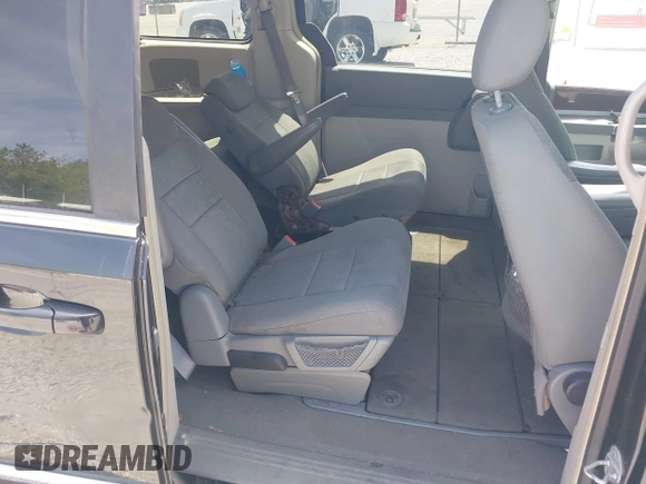 2010 Chrysler Town & Country Touring with VIN 2A4RR5D11AR102714, listed as a IAAI auction lot 42015585 with 176,216 mi miles. Bid and sale history available at carsss.com. Image 8.