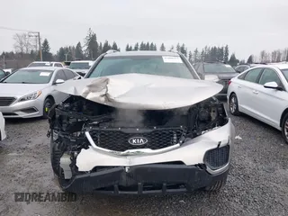 2013 Kia Sorento LX with VIN 5XYKT4A25DG379178, listed as a IAAI auction lot 41080352 with 112,927 mi miles. Bid and sale history available at carsss.com. Image 6.