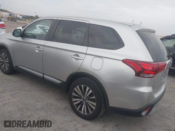 2020 Mitsubishi Outlander SE with VIN JA4AD3A38LZ025290, listed as a IAAI auction lot 41645284 with 81,044 mi miles and . Bid and sale history available at DreamBid. Image 3.