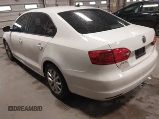 2011 Volkswagen Jetta SE with VIN 3VWDX7AJXBM315916, listed as a IAAI auction lot 42311284 with 207,297 mi miles and . Bid and sale history available at DreamBid. Image 3.