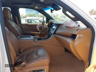 2017 Cadillac Escalade Platinum z VIN 1GYS4DKJ4HR223704, wystawiony jako IAAI lot #42303763 z przebiegiem 82 971 mil mil oraz . Historia ofert i sprzedaży dostępna na DreamBid. Obrazek 5.