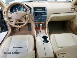 2008 Mercedes-Benz C 300 Sport z VIN WDDGF54X18R010552, wystawiony jako Copart lot #55725885 z przebiegiem 235 274 mil mil oraz Szkoda całkowita • Salvage title. Historia ofert i sprzedaży dostępna na DreamBid. Obrazek 8.