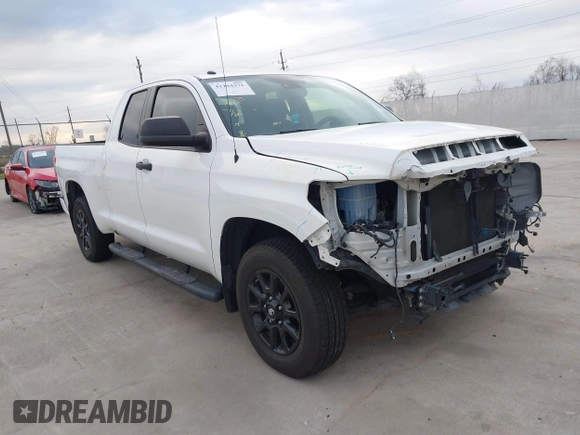 2019 Toyota Tundra 2WD SR with VIN 5TFRY5F19KX245581, listed as a IAAI auction lot 41204371 with 82,784 mi miles. Bid and sale history available at carsss.com. Image 1.
